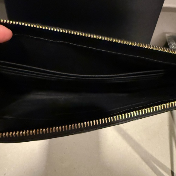 Saint Laurent Monogramme Matelassé tablet pouch - Picture 9 of 17